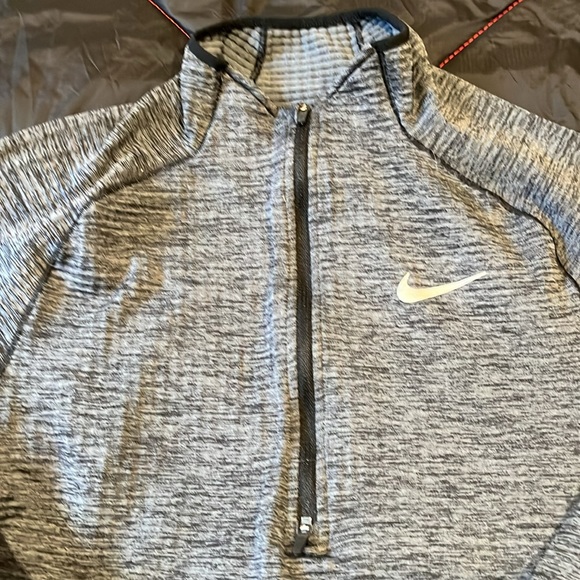 Nike ThermaFit Dri-Fit Long Sleeve Running Top - Picture 2 of 10